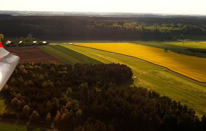Schülerhort zu Besuch am Flugplatz