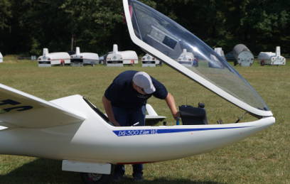 Schülerhort zu Besuch am Flugplatz